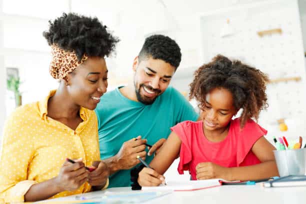 Un enfant étranger non européen doit-il avoir un titre de séjour